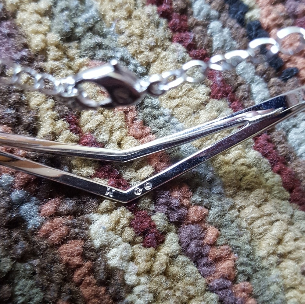 XxSOLDxX SWAROVSKI Silver "V" Crystal Bracelet - Picture 7 of 8